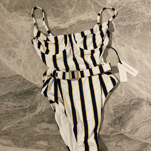 WeWoreWhat Swimsuit DANIELLE One piece - Picture 2 of 5